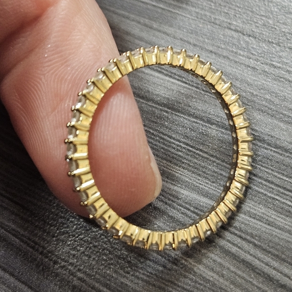 NEW 💎 Swarovski Matrix Vittore Ring. Round cut/Gold-tone finish - Size 8 - Picture 3 of 13
